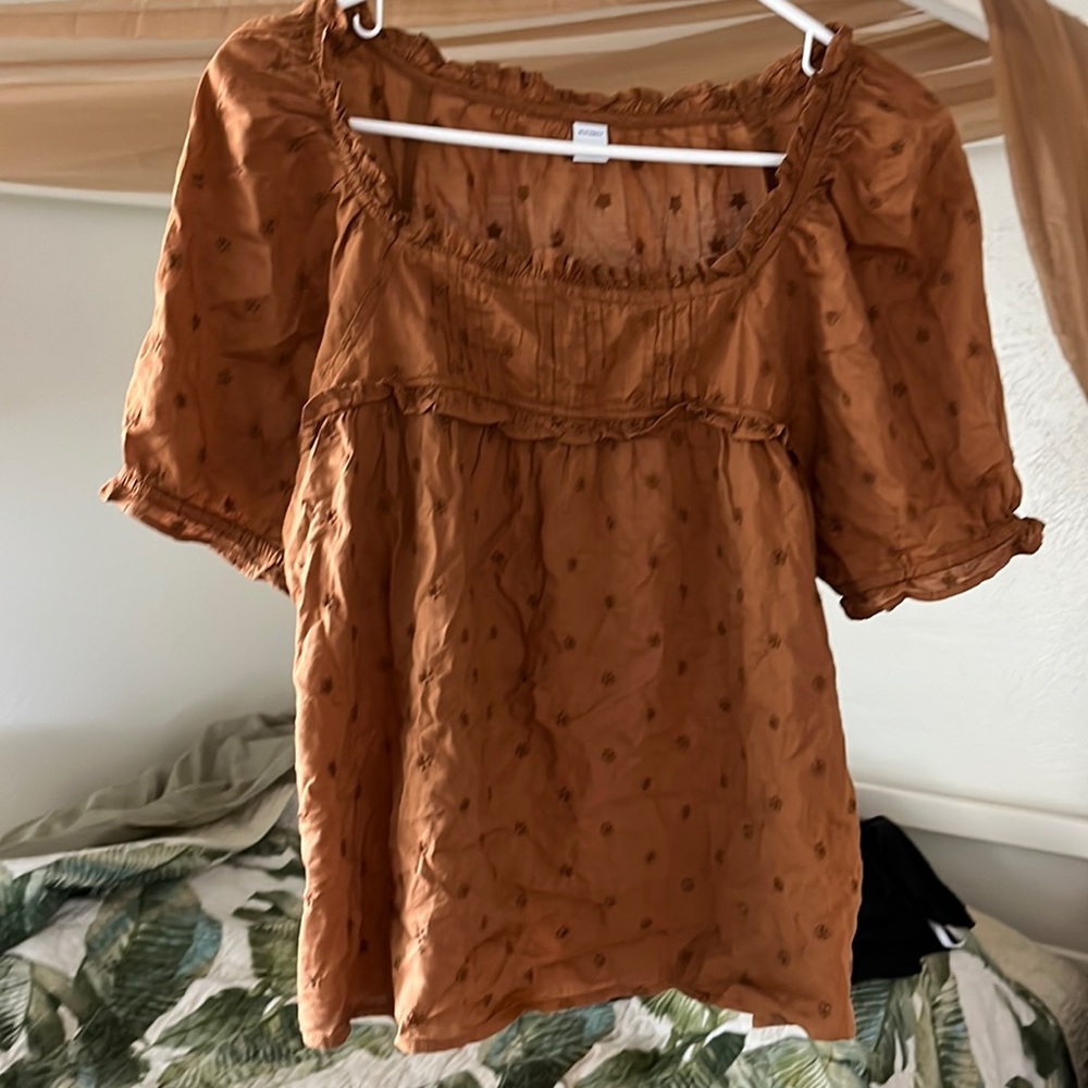 Old Navy Puff Sleeve Embroidered Top